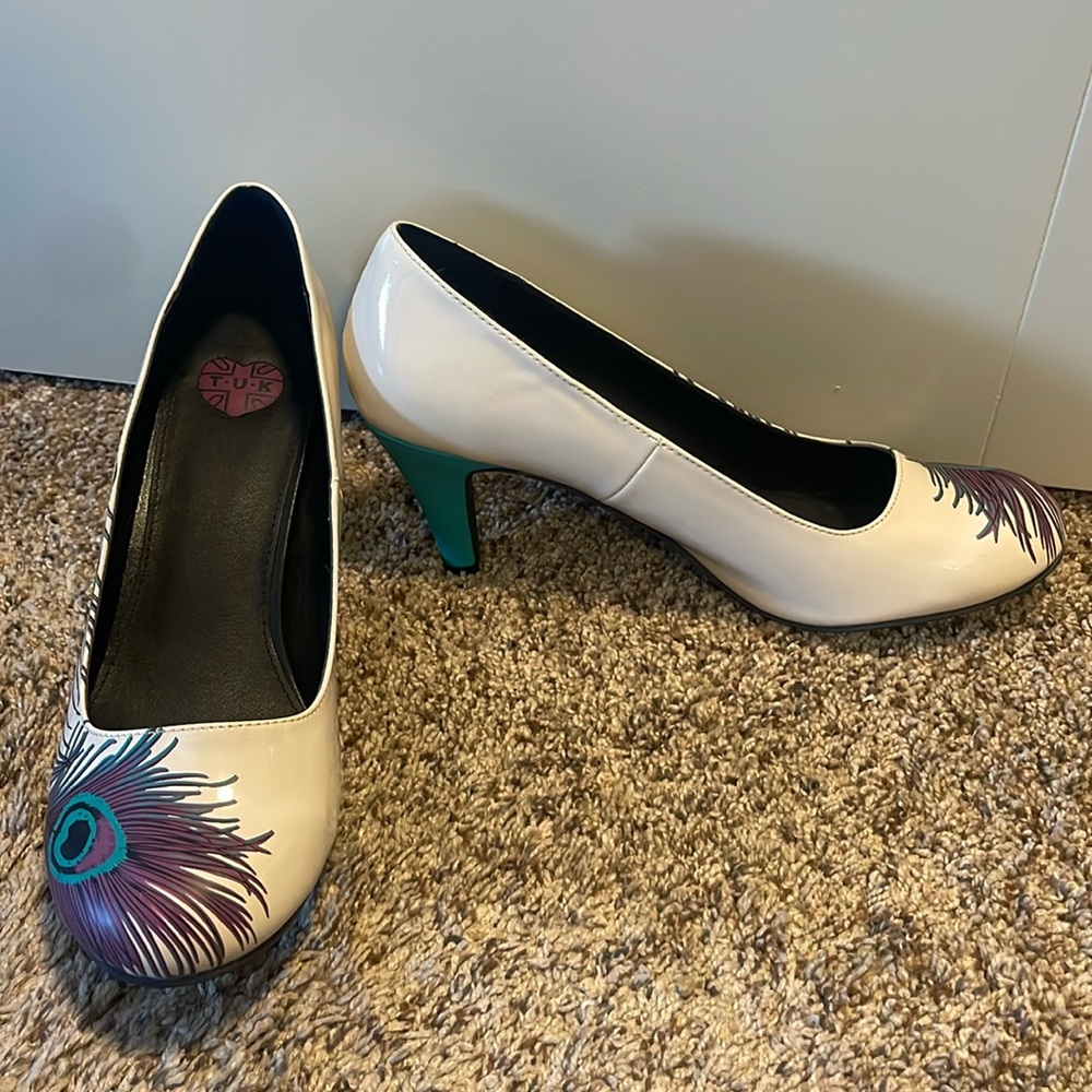 TUK Peacock Anti Pop Heels Sz 10